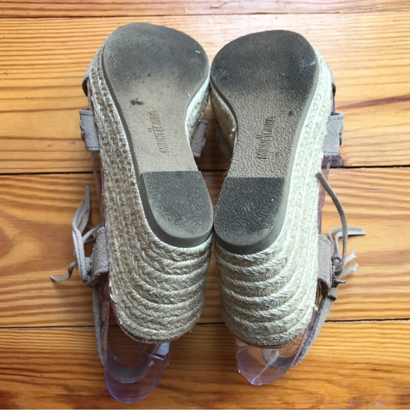Minnetonka Beige Tan Leather Sandal Wedges, EUC, 7 - Picture 8 of 10